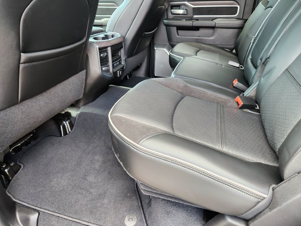 New 2026 RAM 2500 Laramie AWD/4WD image 9