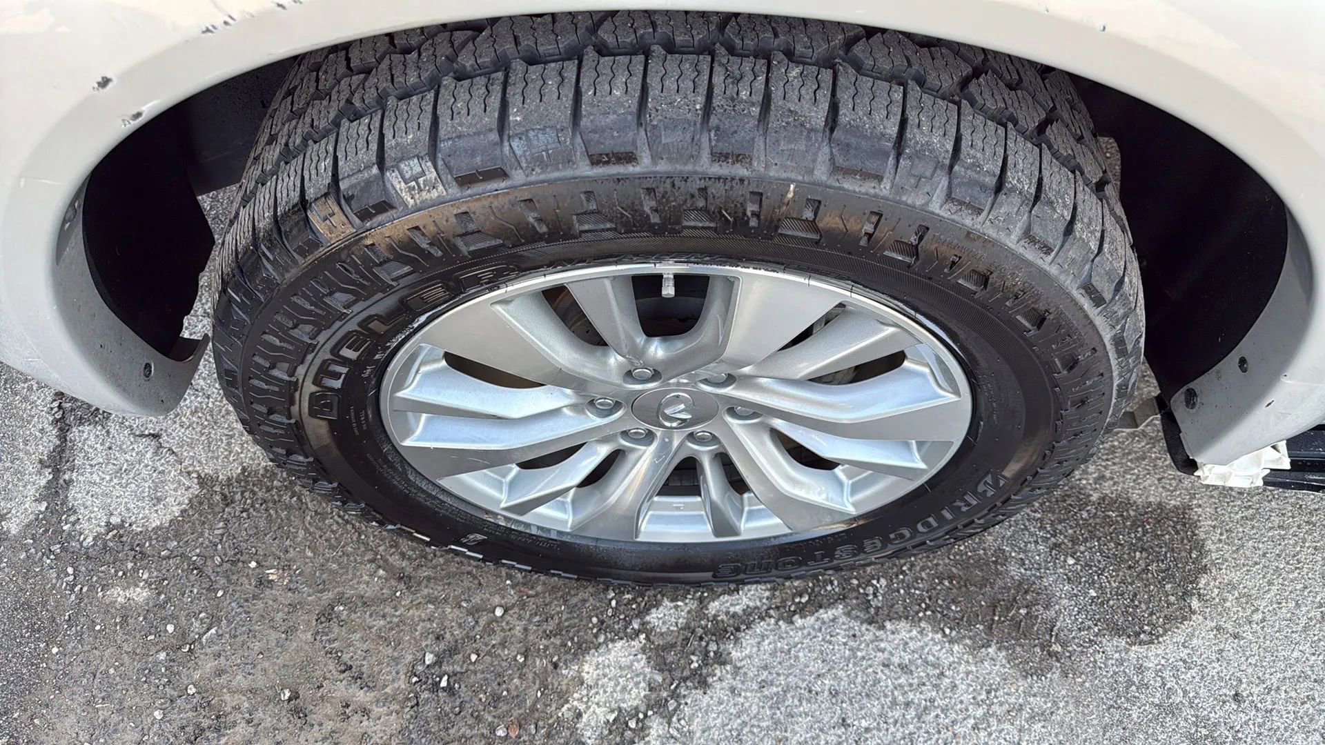 Used 2015 INFINITI QX80 4WD w/ Driver's Assistance Package image 36