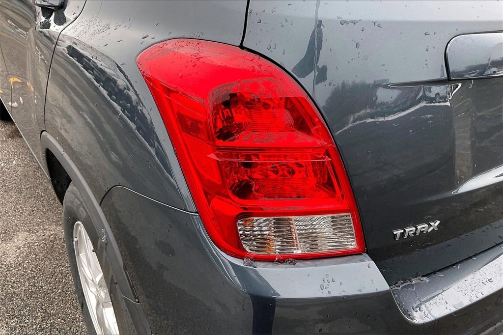 Used 2021 Chevrolet Trax LS w/ Tint and Cruise Package image 25
