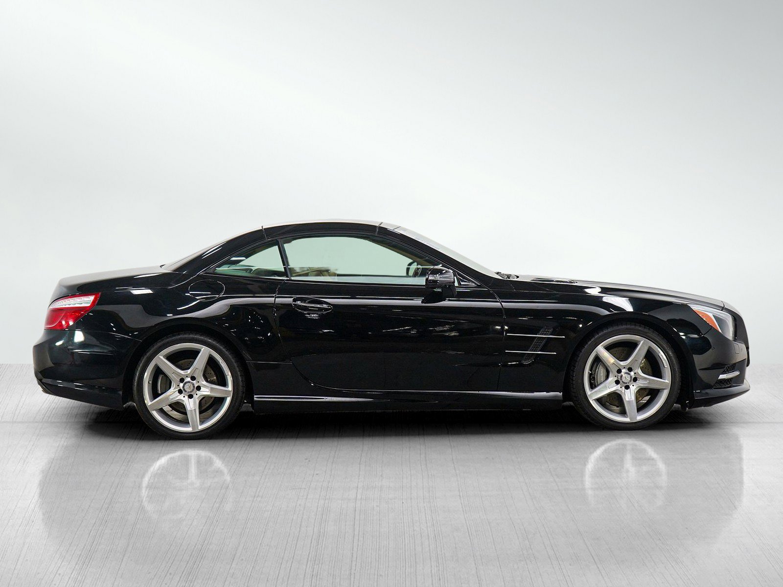 Used 2013 Mercedes-Benz SL 550 image 6