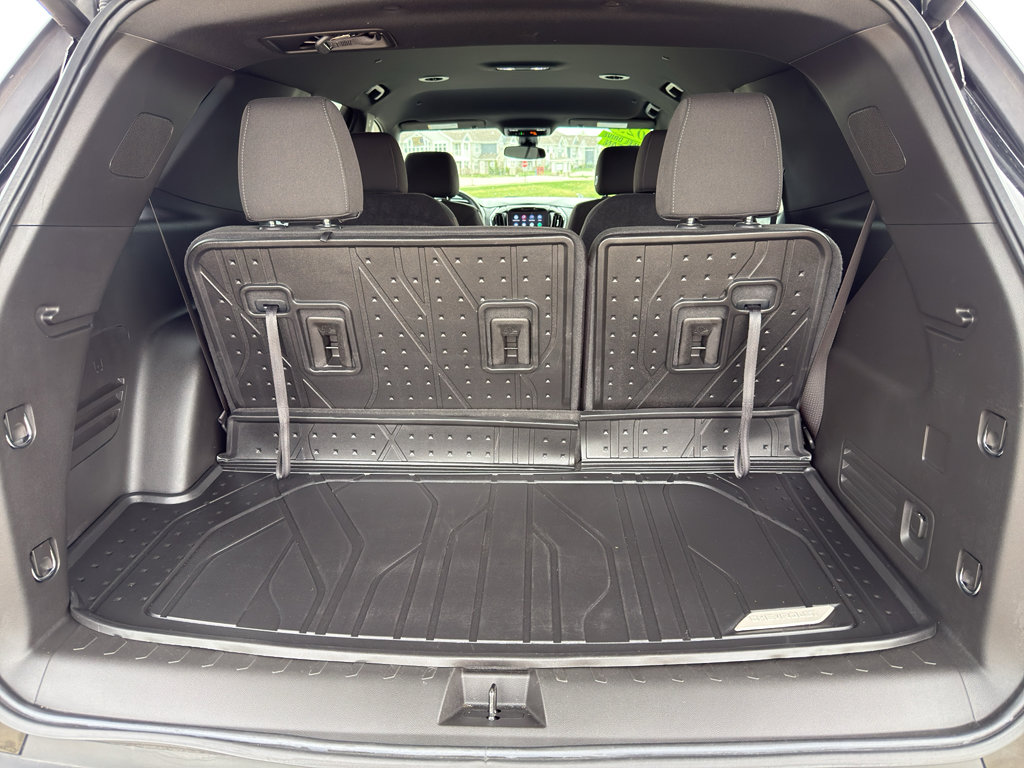 Used 2023 Chevrolet Traverse LT image 44