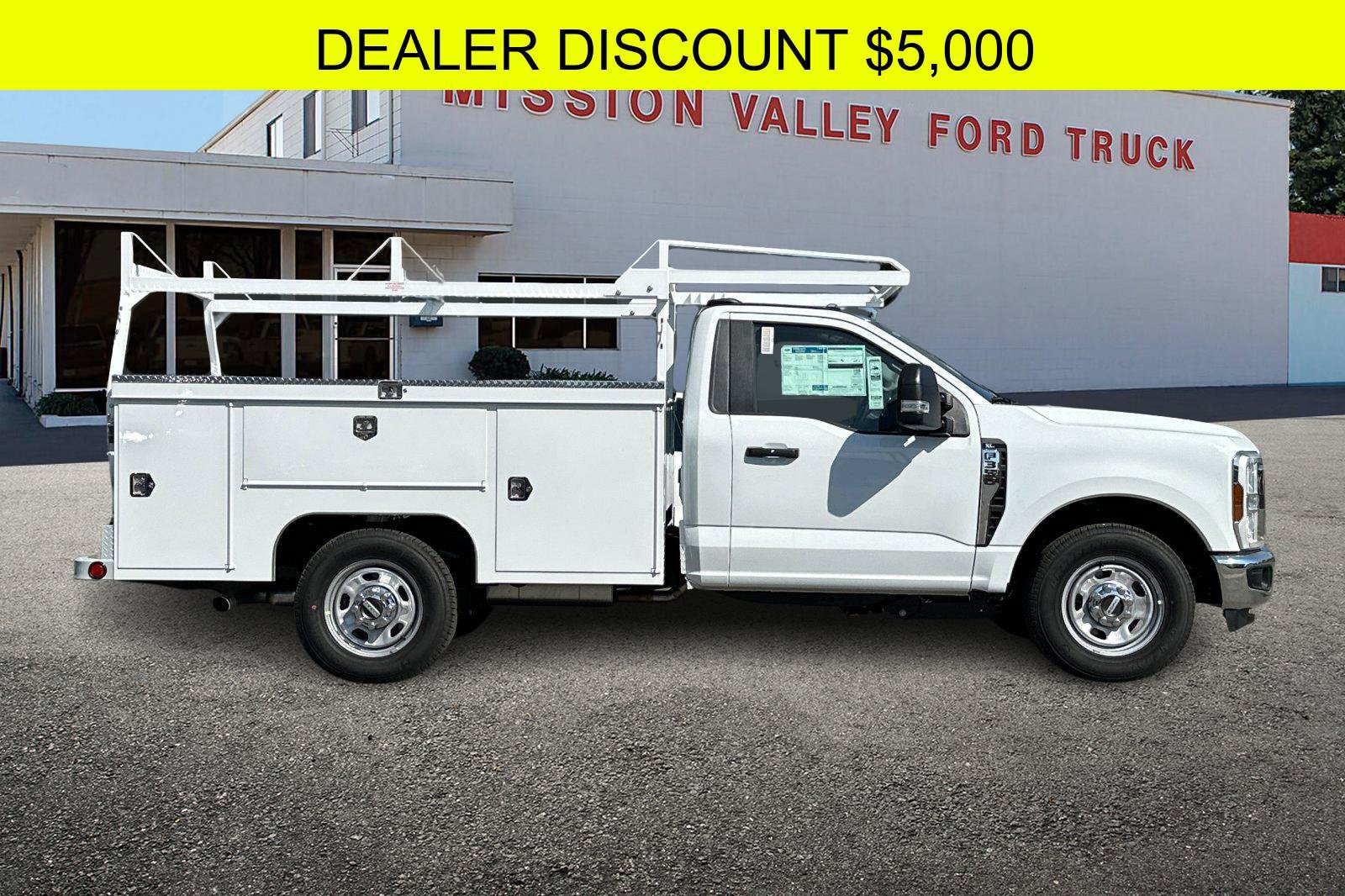 New 2025 Ford F350 XL w/ XL Chrome Package RWD image 3