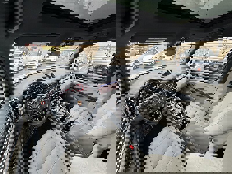 Used 2023 Porsche Cayenne S Platinum w/ Premium Package Plus image 39