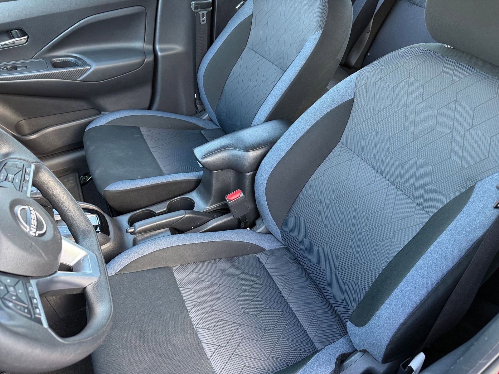 Used 2025 Nissan Versa SV image 36