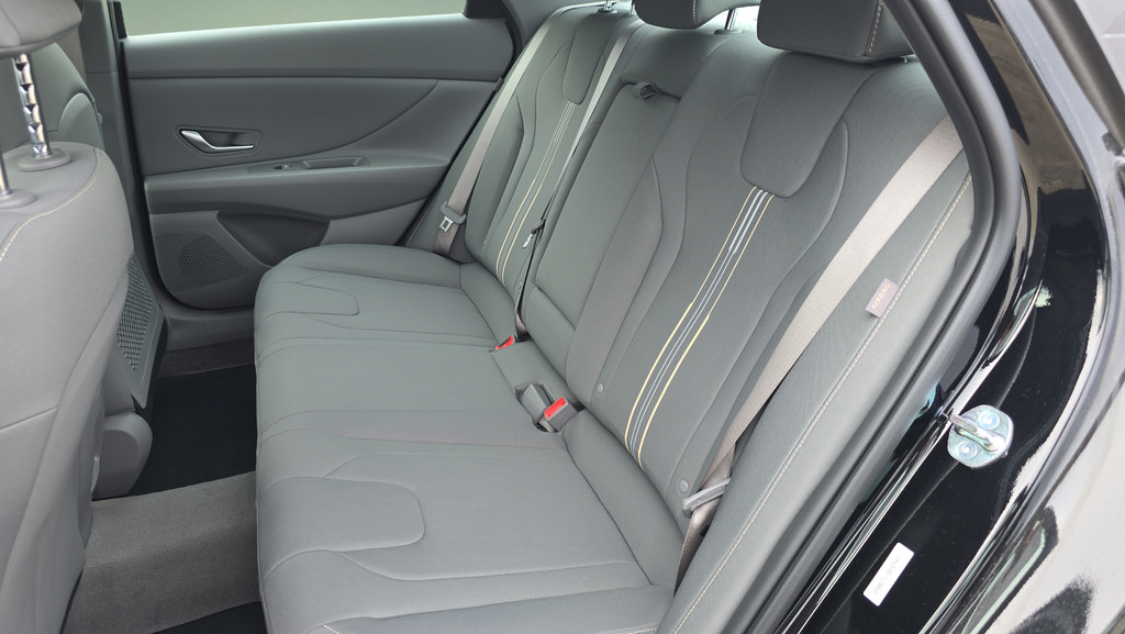New 2026 Hyundai Elantra SEL Sport Premium w/ Cargo Package FWD image 9