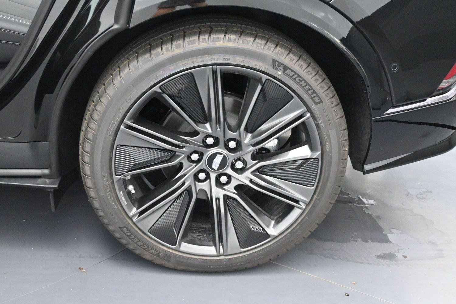 New 2027 Cadillac Lyriq Signature Sport AWD/4WD image 36