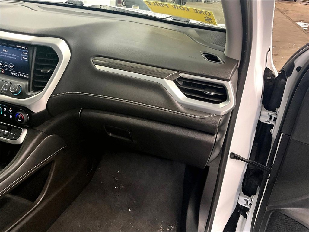 Used 2023 GMC Acadia SLT image 13