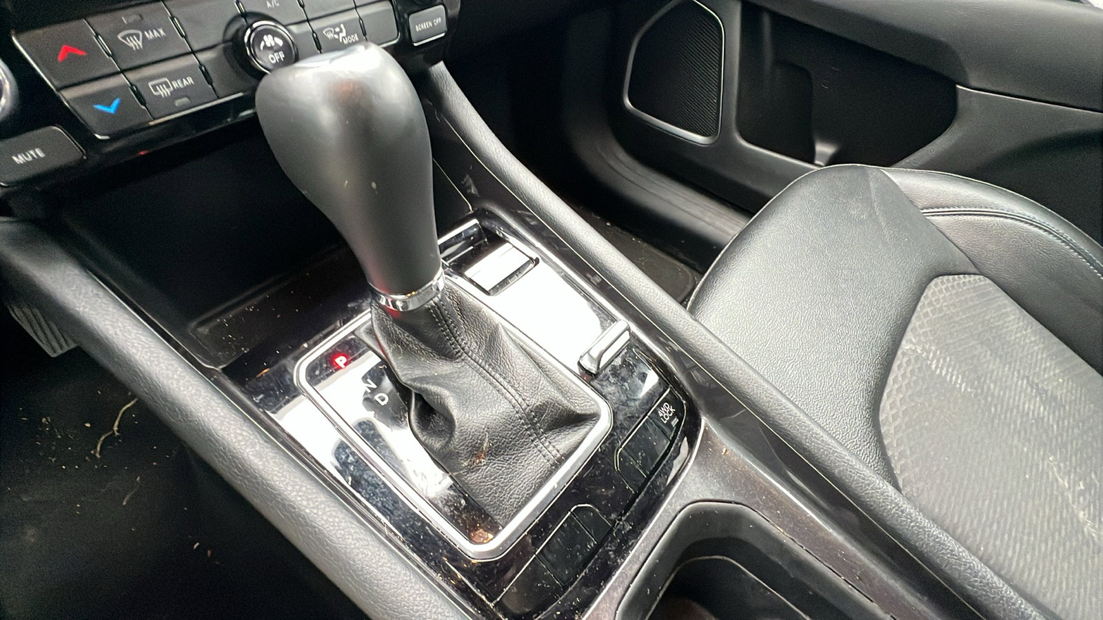 Used 2024 Jeep Compass Latitude image 29