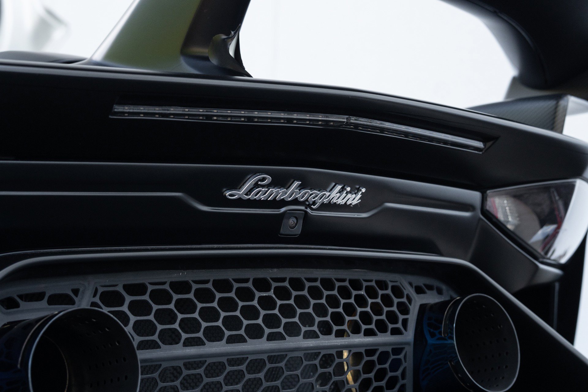 Used 2020 Lamborghini Aventador SVJ AWD/4WD image 46