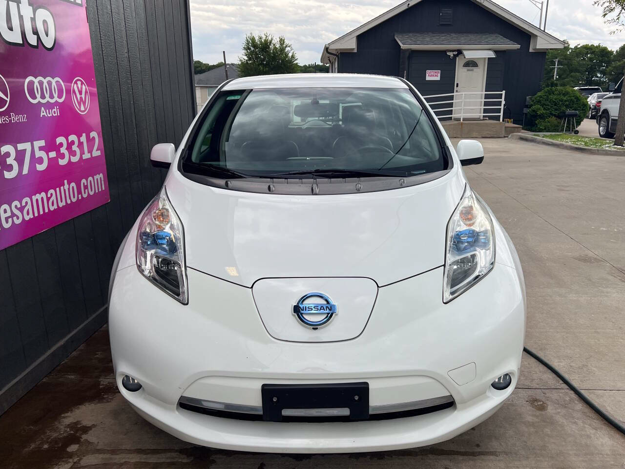 Used 2015 Nissan Leaf SL w/ Premium Package FWD image 8