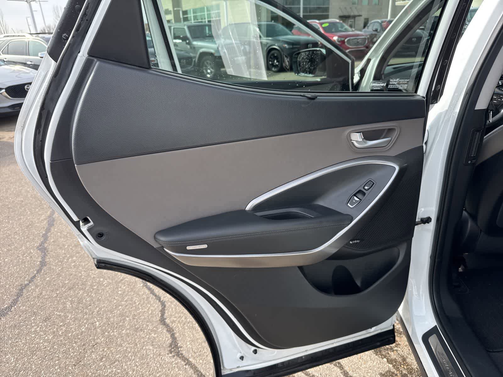 Used 2018 Hyundai Santa Fe Sport image 17