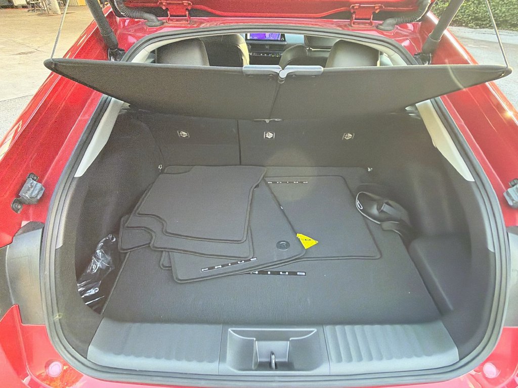 Used 2023 Toyota Prius Limited w/ Limited Premium Package FWD image 26