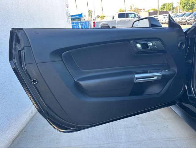 Used 2017 Ford Mustang GT image 32