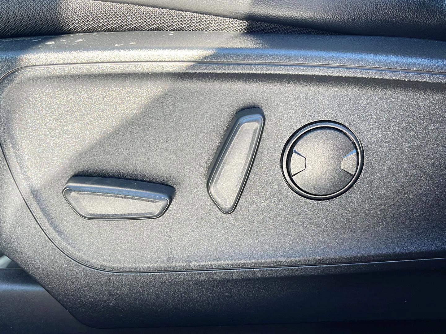 Used 2024 Ford Escape SE image 10