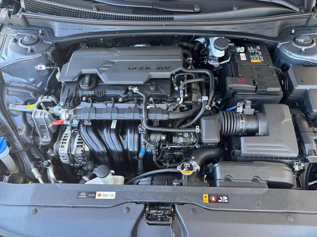 Used 2024 Hyundai Elantra SE FWD image 29