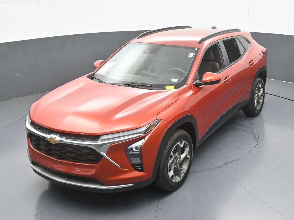 Used 2024 Chevrolet Trax LT w/ Driver Confidence Package FWD image 43