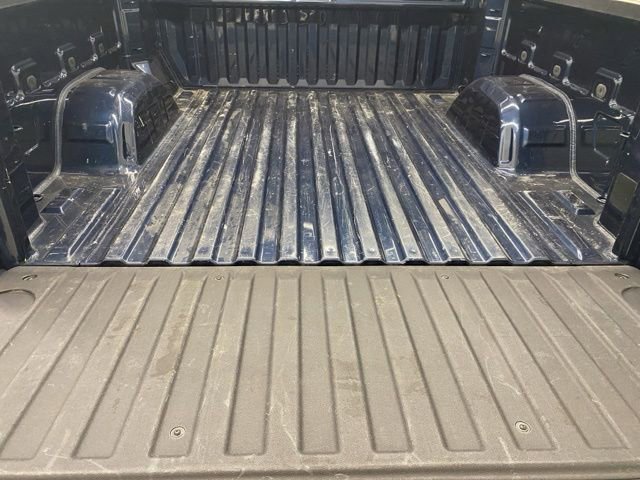 Used 2022 Chevrolet Silverado 1500 LT AWD/4WD image 30