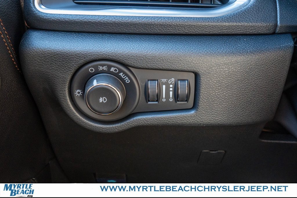 New 2026 Chrysler Pacifica Pinnacle image 30