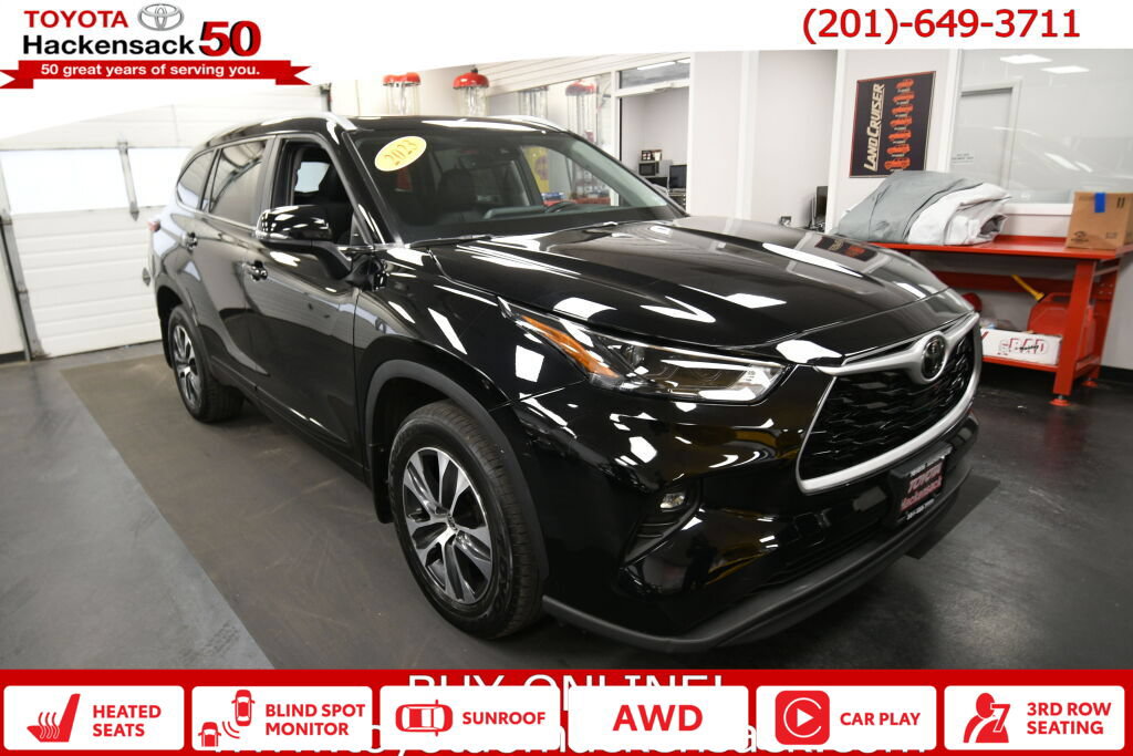 Used 2023 Toyota Highlander XLE