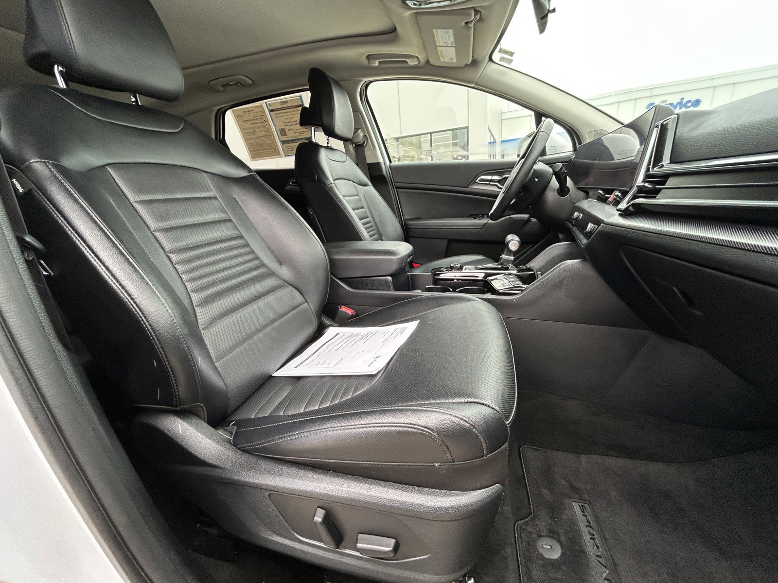 Used 2025 Kia Sportage SX image 19