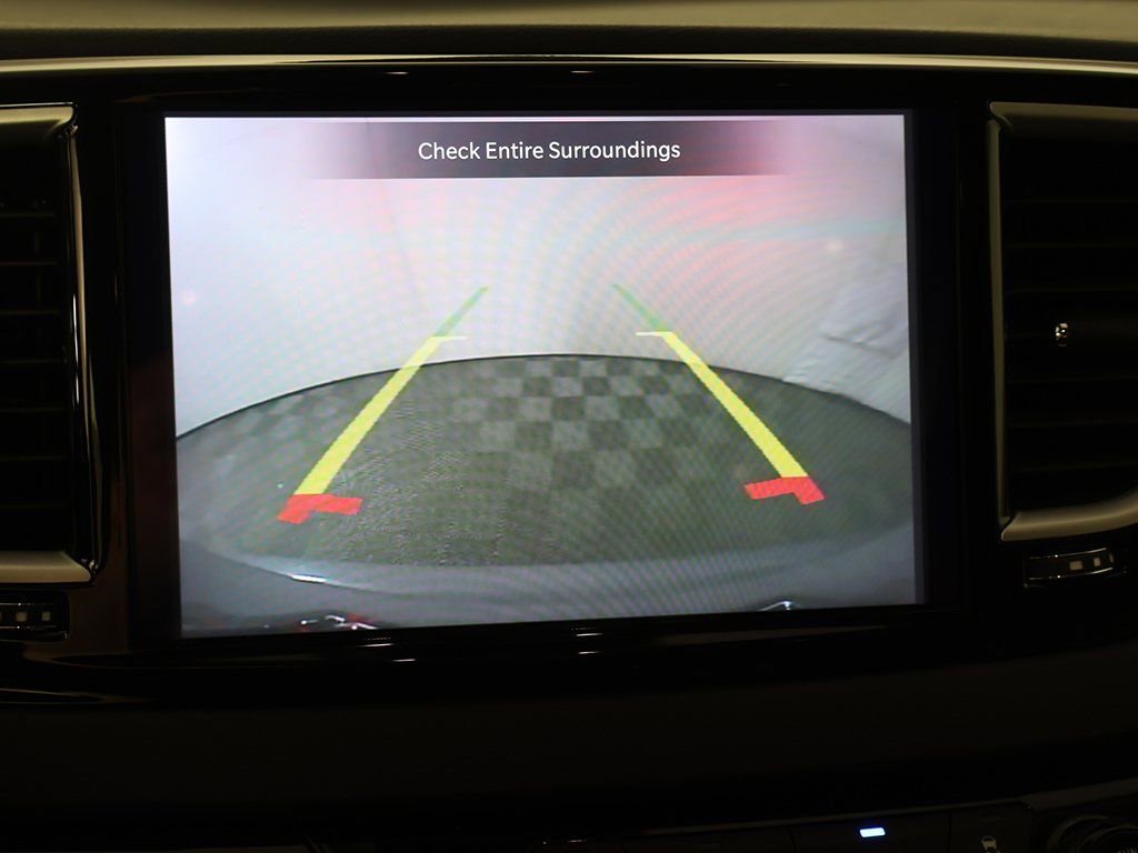 Used 2023 Chrysler Pacifica Touring-L image 44