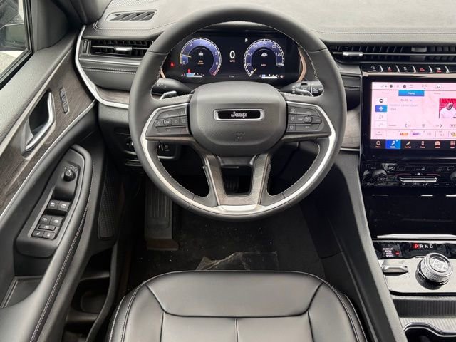 New 2025 Jeep Grand Cherokee Limited image 37