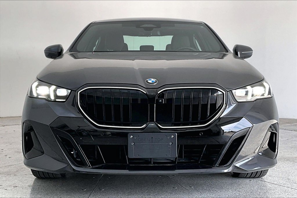 Used 2026 BMW 540i xDrive AWD/4WD image 3