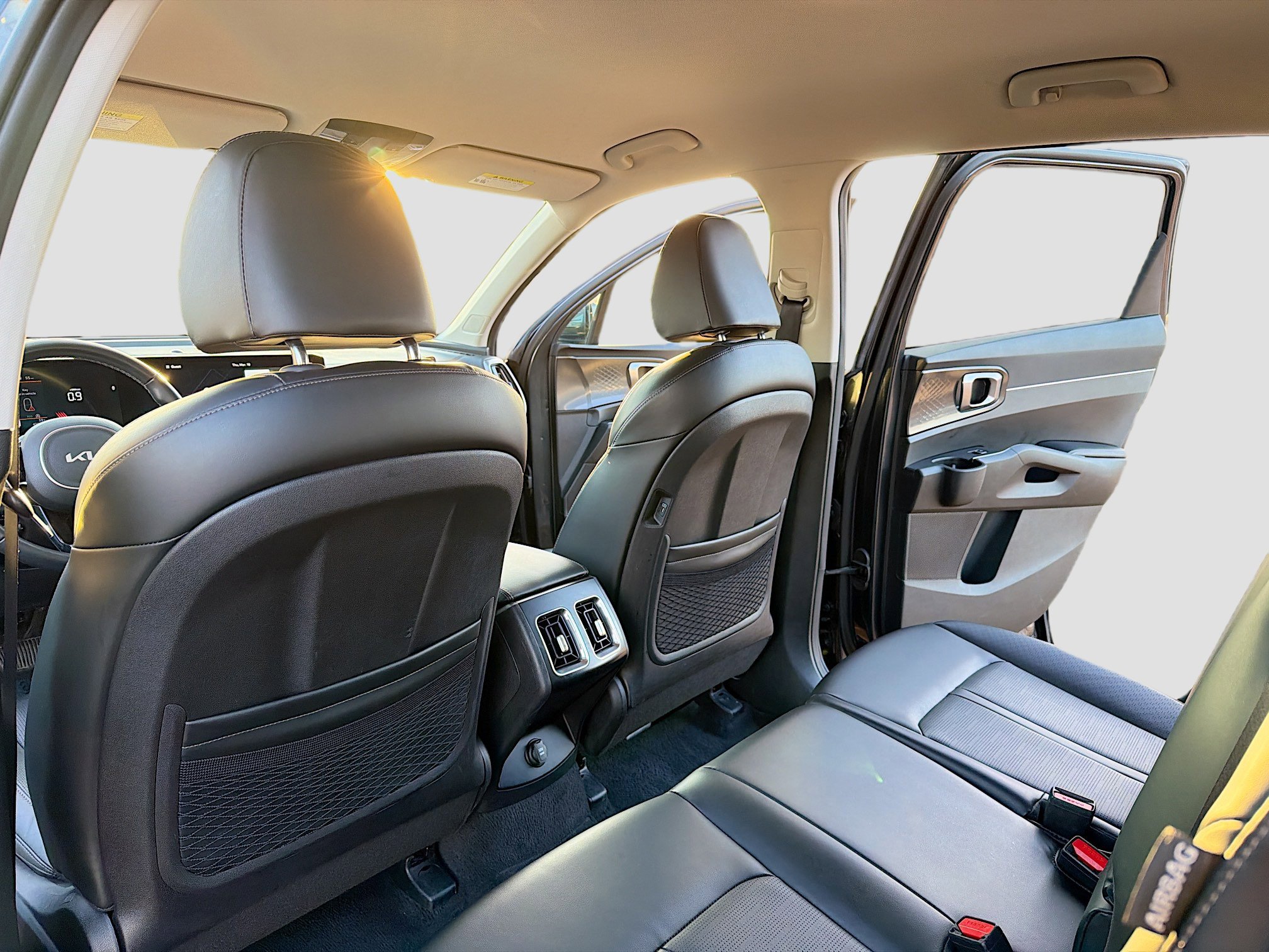 Used 2024 Kia Sorento S image 6