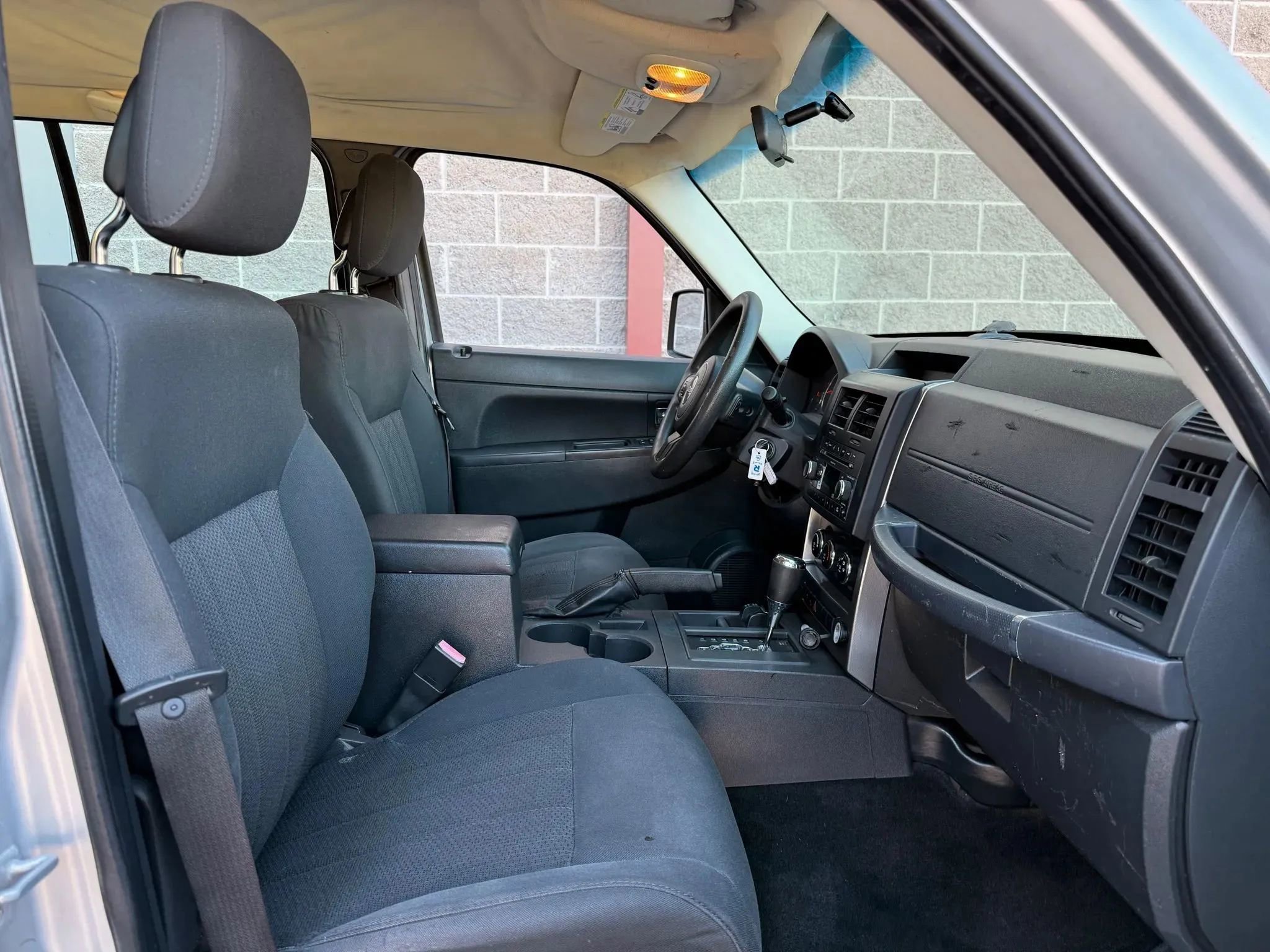 Used 2011 Jeep Liberty Sport image 18