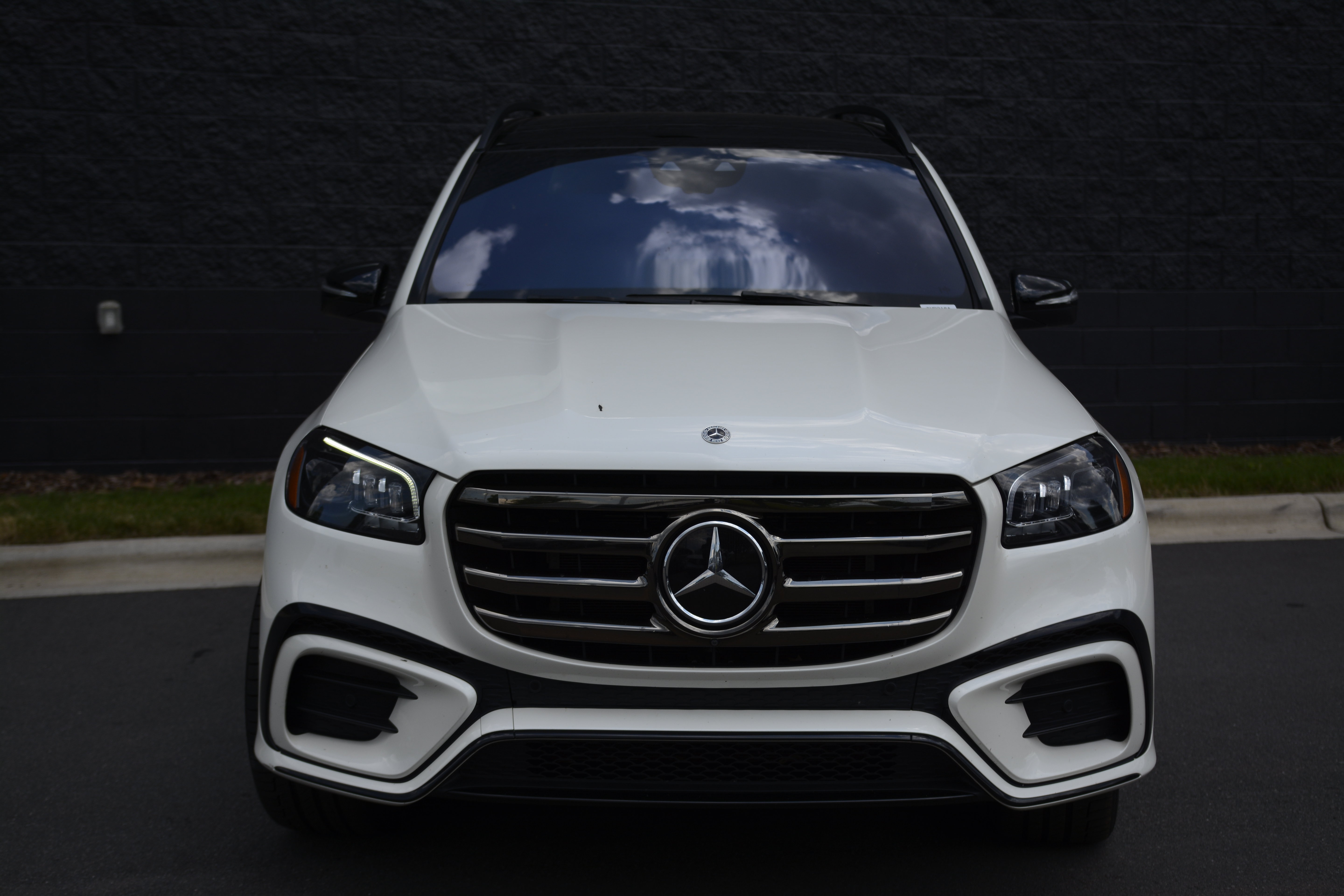 Used 2024 Mercedes-Benz GLS 450 4MATIC image 10