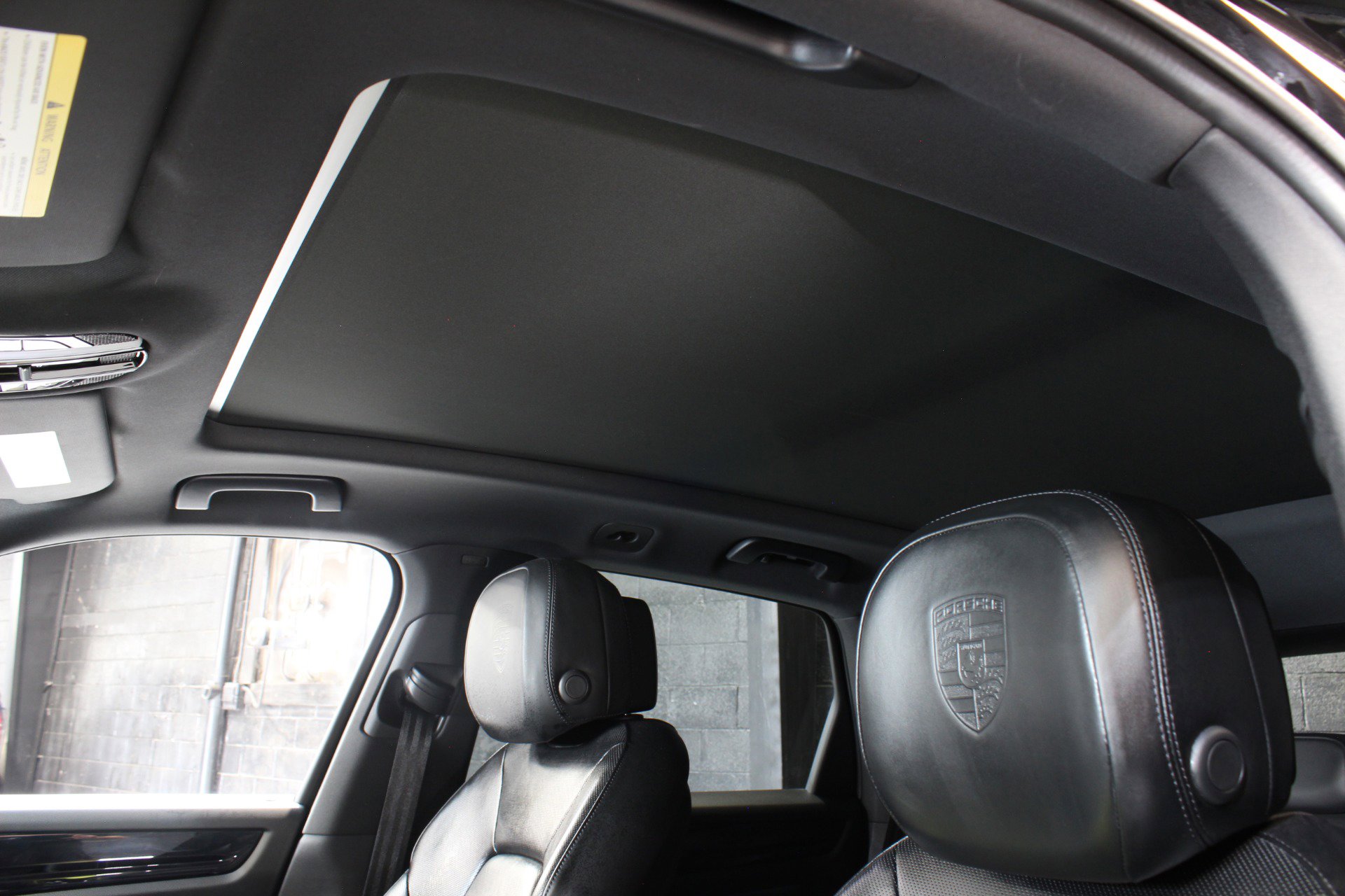 Used 2022 Porsche Cayenne E-Hybrid w/ Premium Package image 16