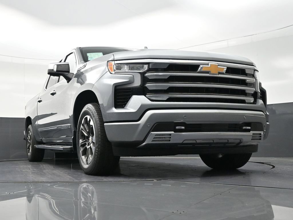 Used 2024 Chevrolet Silverado 1500 High Country RWD image 29
