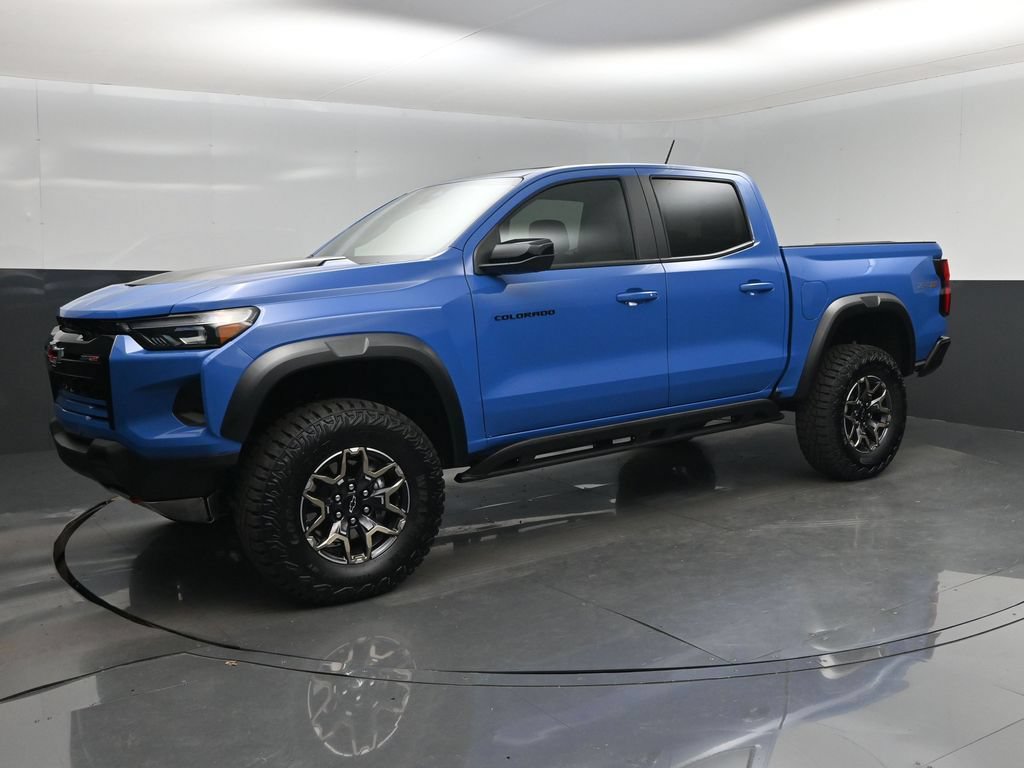 Used 2026 Chevrolet Colorado ZR2 w/ Technology Package AWD/4WD image 9
