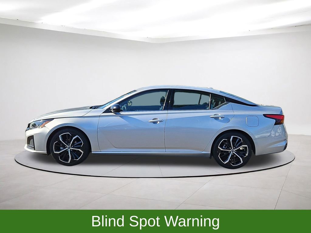 Used 2024 Nissan Altima 2.5 SR FWD image 4
