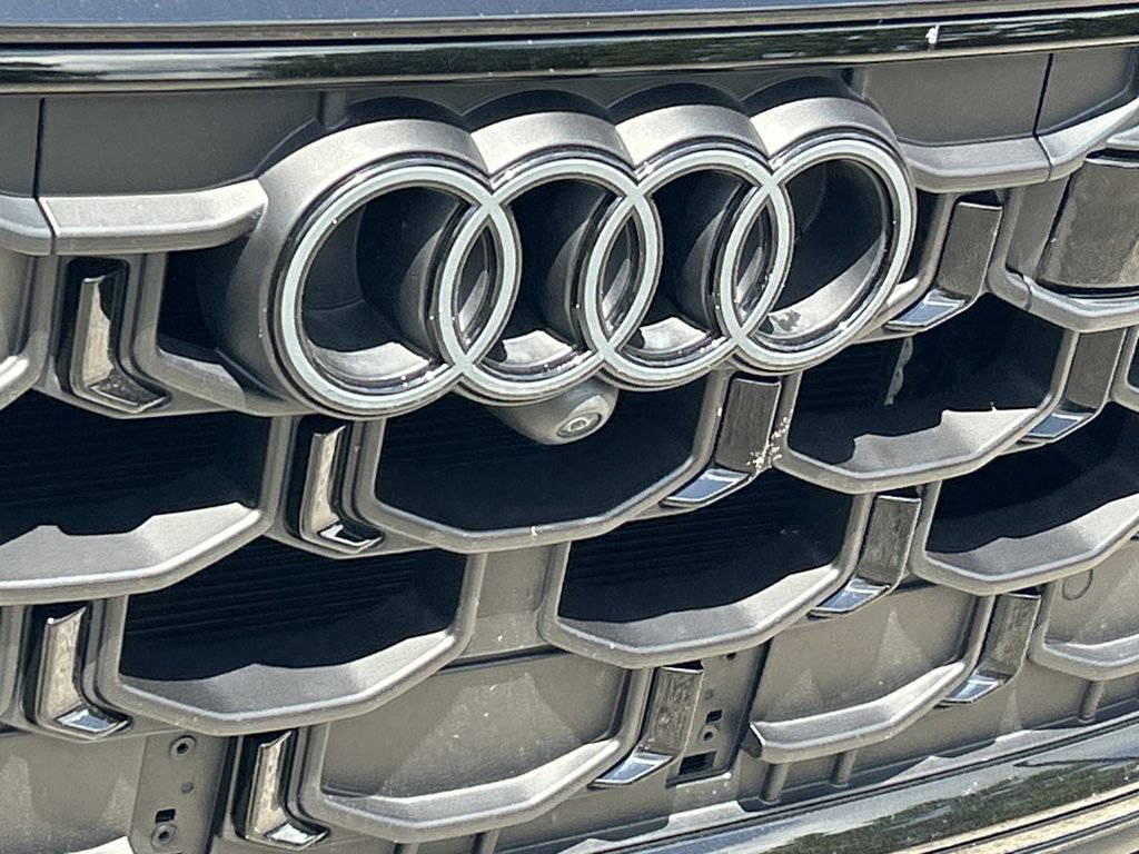 Used 2024 Audi SQ8 Prestige AWD/4WD image 11