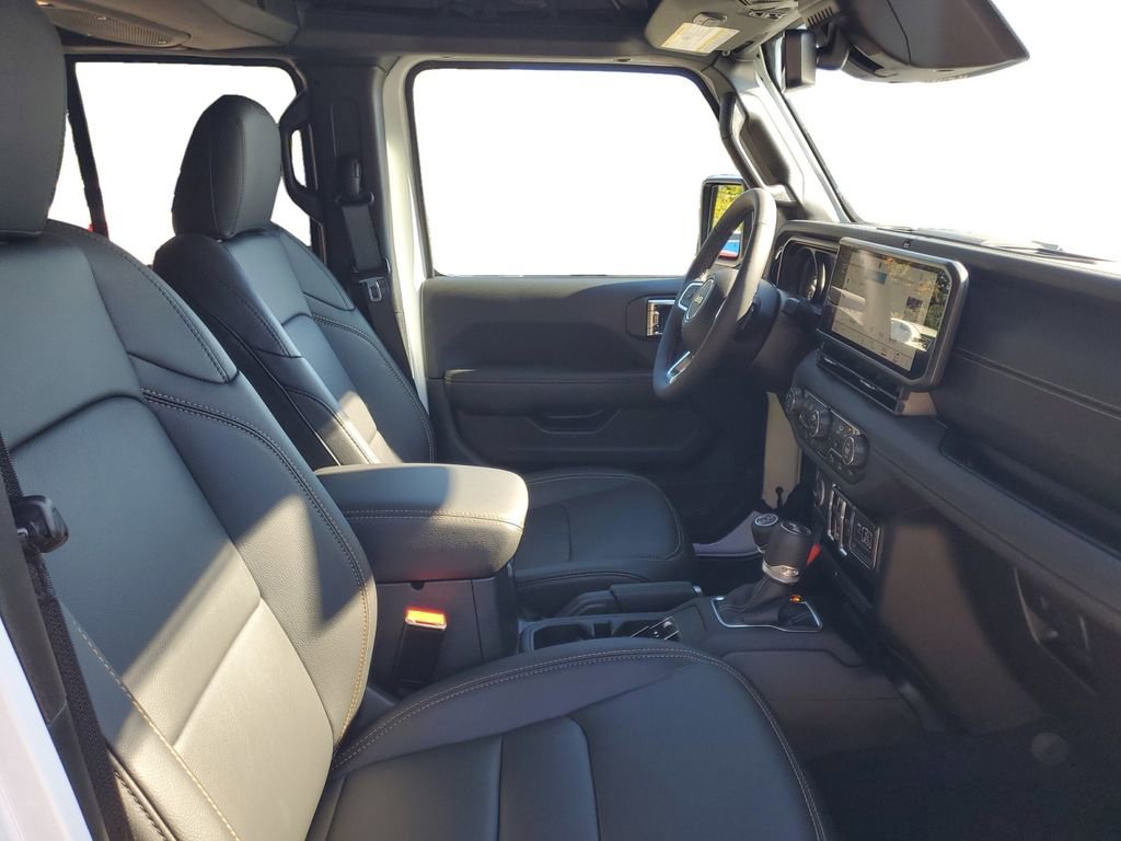 New 2025 Jeep Wrangler Sahara image 15