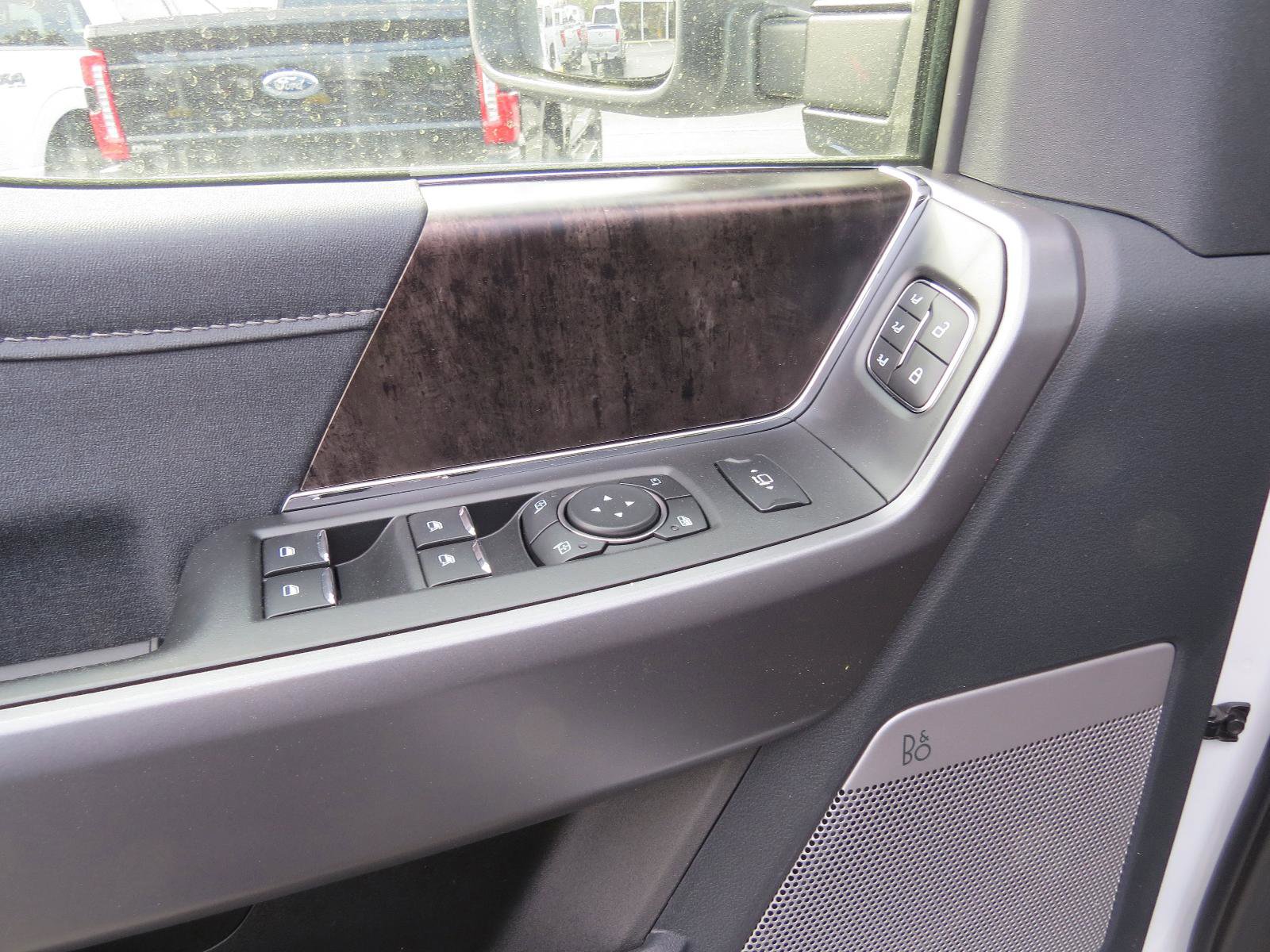 New 2025 Ford F250 Lariat w/ Lariat Ultimate Package image 24