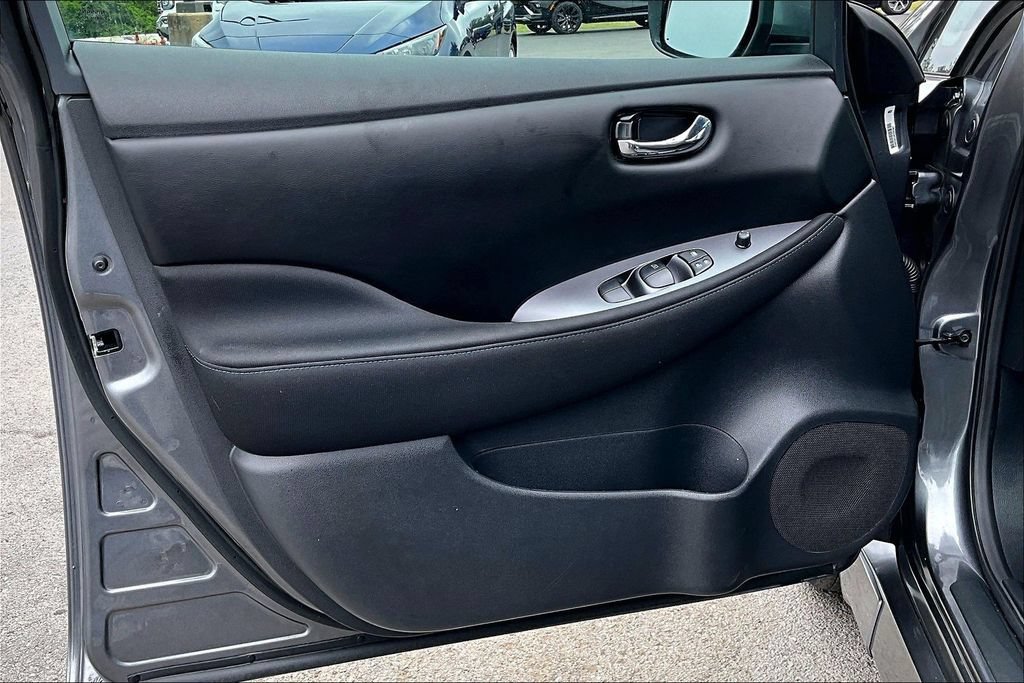 Used 2025 Nissan Leaf S FWD image 22
