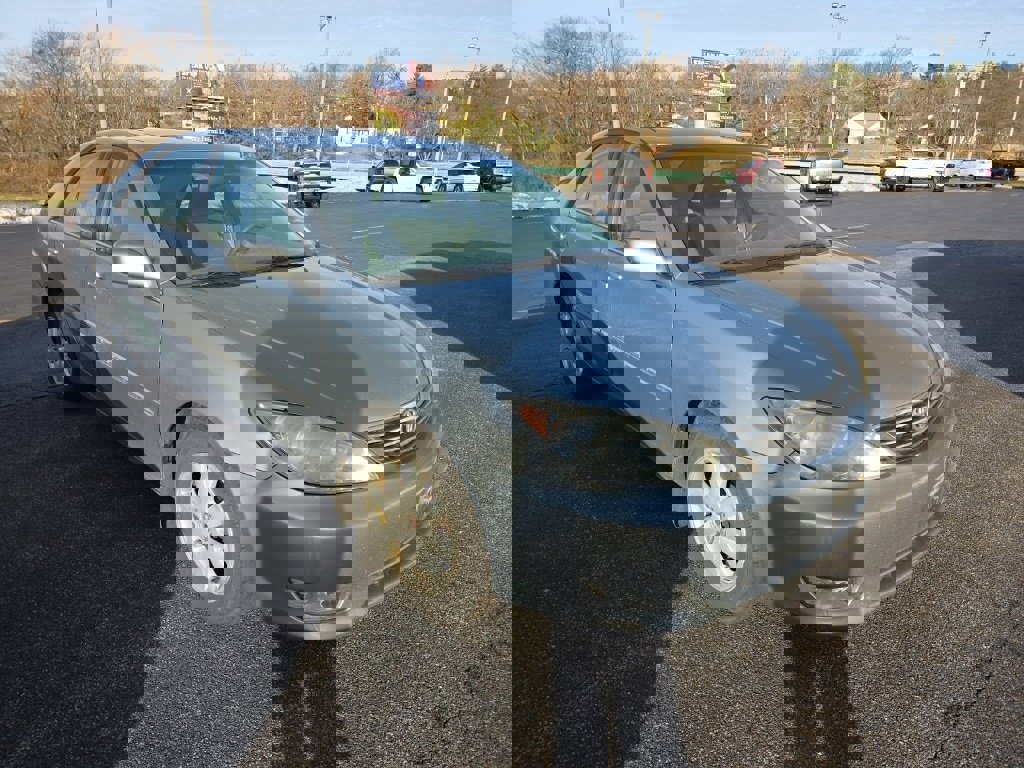 Used 2005 Toyota Camry XLE image 3