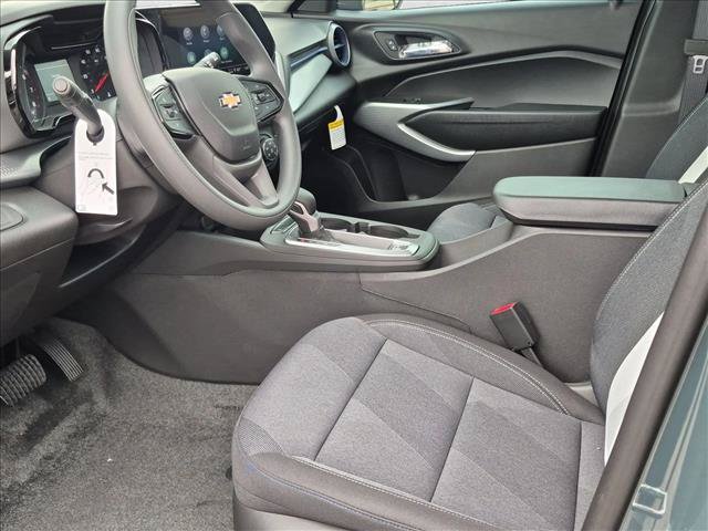 New 2026 Chevrolet Trax LS w/ LS Convenience Package FWD image 4