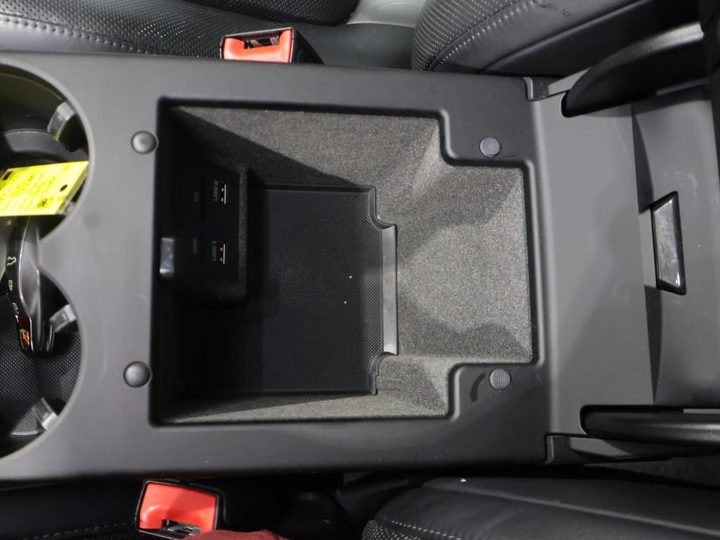 Used 2019 Porsche Macan AWD/4WD image 30