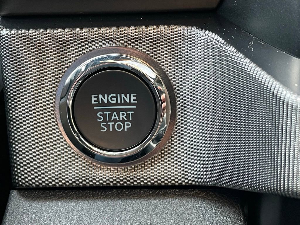 Used 2026 Ford F350 Platinum w/ FX4 Off-Road Package image 43