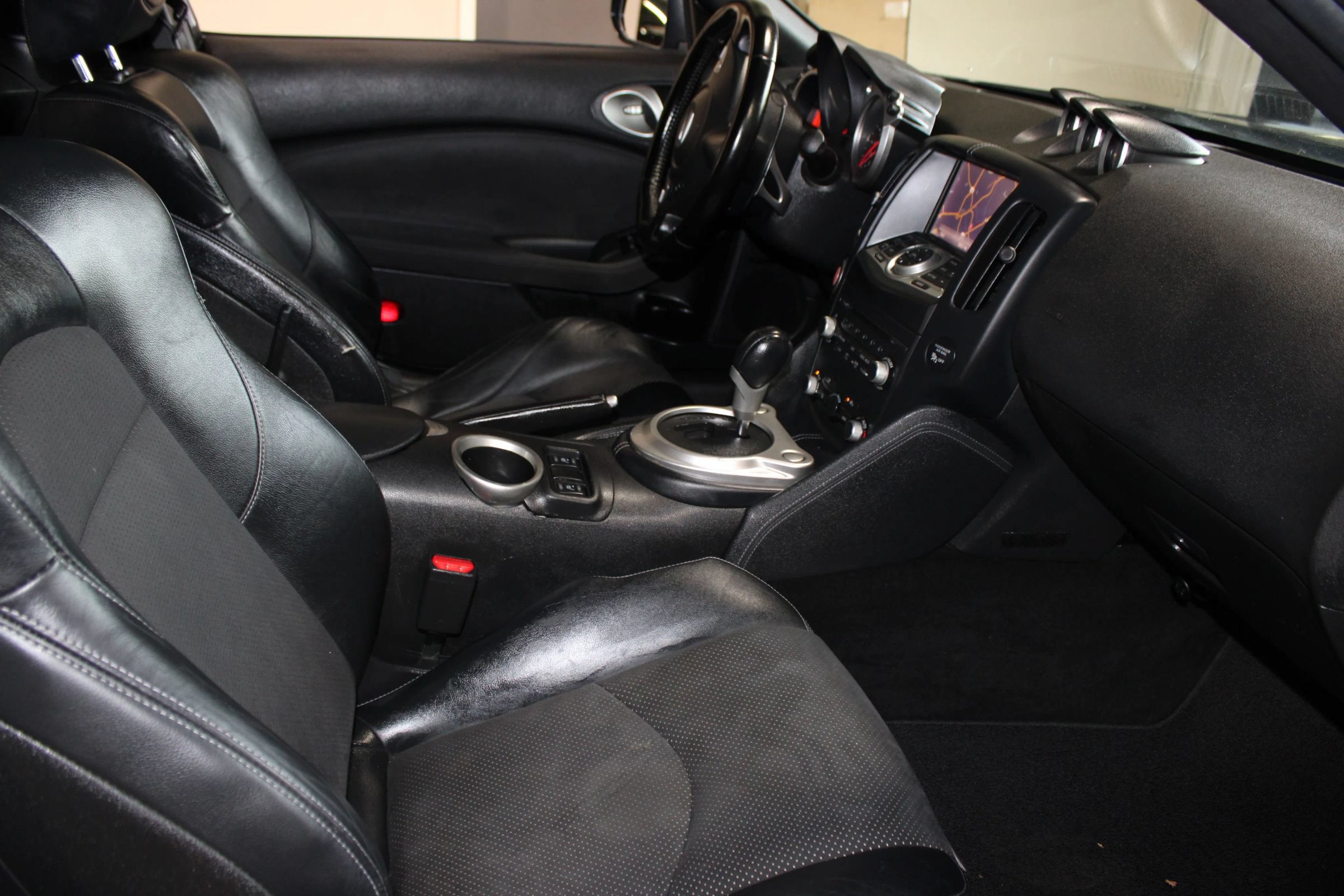 Used 2014 Nissan 370Z Touring w/ Sport Package RWD image 25