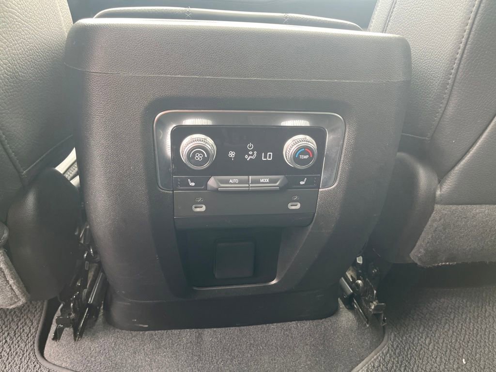 Used 2023 GMC Yukon Denali image 29