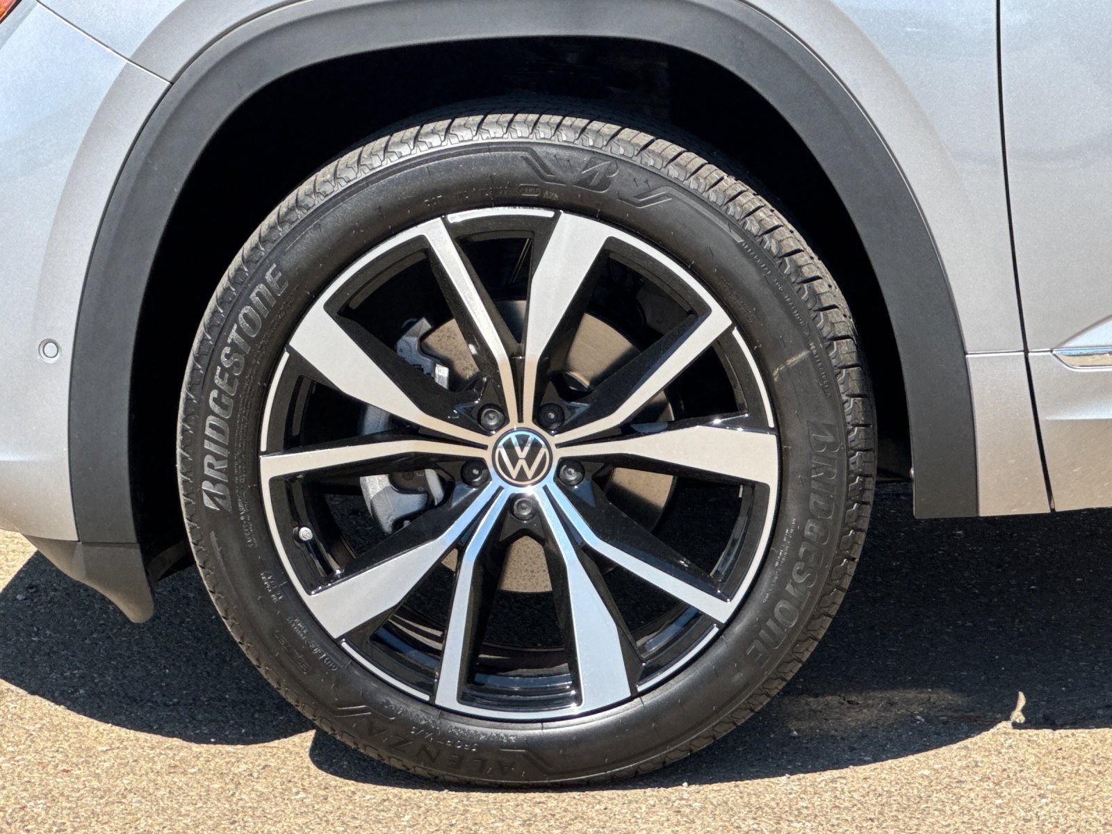 New 2026 Volkswagen Atlas Cross Sport SEL Premium R-Line AWD/4WD image 25