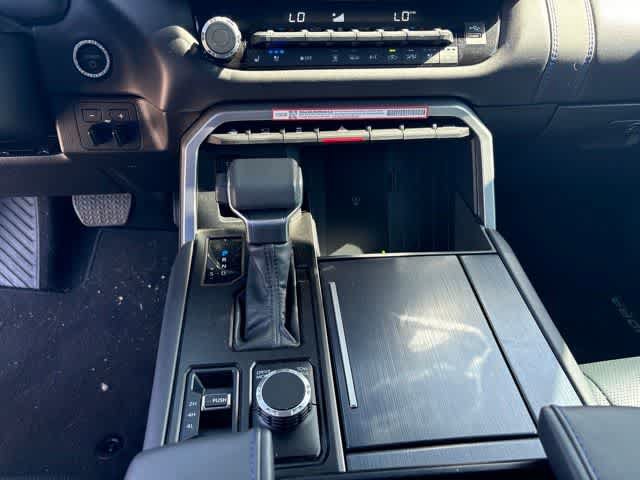 Used 2025 Toyota Tundra Platinum AWD/4WD image 19