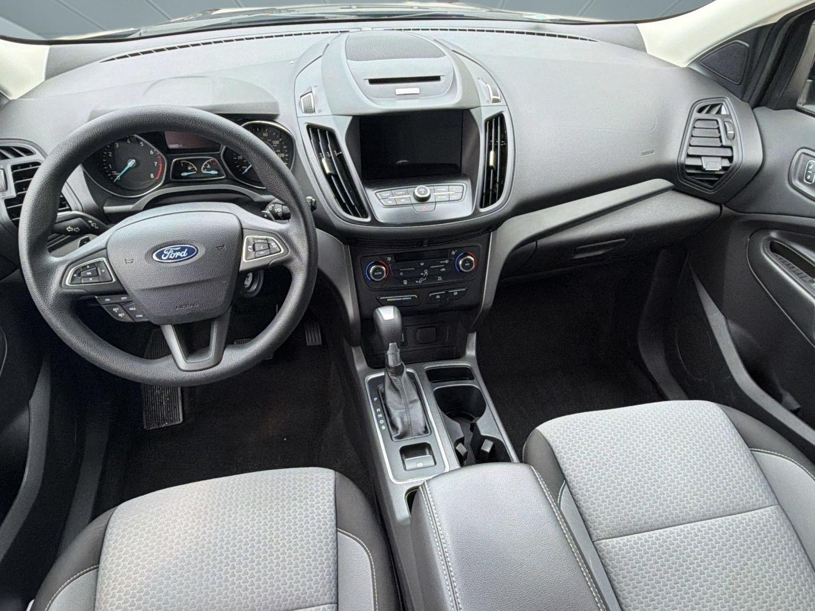 Used 2017 Ford Escape SE w/ Equipment Group 201A FWD image 15