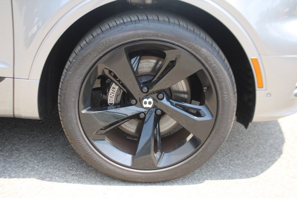 Used 2021 Bentley Bentayga image 14