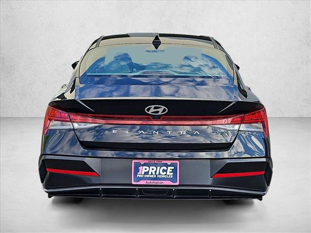 Used 2025 Hyundai Elantra SEL FWD image 7