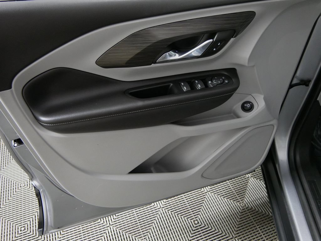 Used 2023 GMC Terrain SLE w/ Driver Convenience Package FWD image 15
